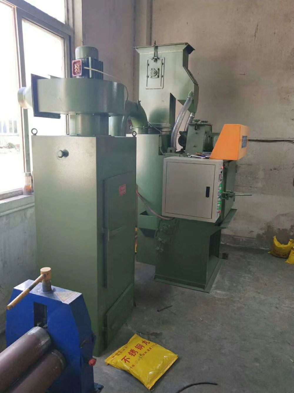 QPL50 Tumble belt type shot blasting machine 002